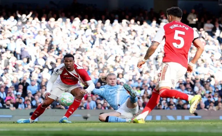 دموع جماهير أرسنال تغذي فرحة مانشستر سيتي (فيديو)