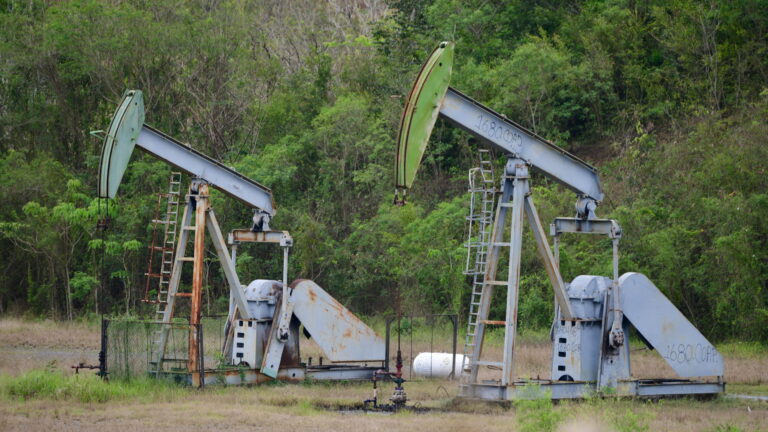 ارتفاع أسعار النفط مجددًا amid uncertainties surrounding the end of the Iran conflict