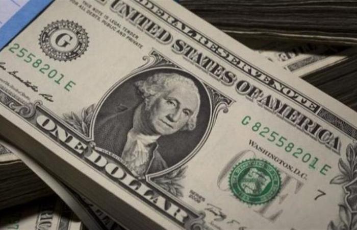 أسعار الدولار في البنوك اليوم الأحد 19 أبريل 2026