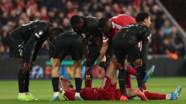 إيكيتيكيه يغيب عن كأس العالم بعد إعلان ليفربول عن انتهاء موسمه