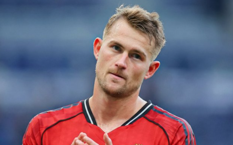 أحدث التفاصيل حول الشائعات المتداولة بشأن دي ليخت