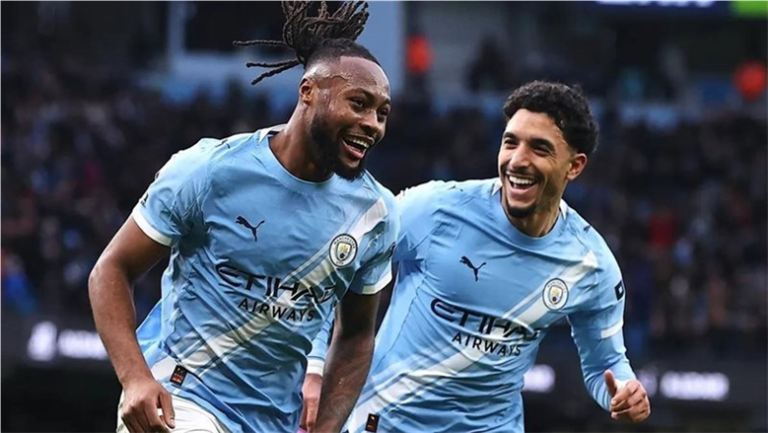 تابع مباراة مانشستر يونايتد ضد ليدز الليلة.. احصل على التردد الآن