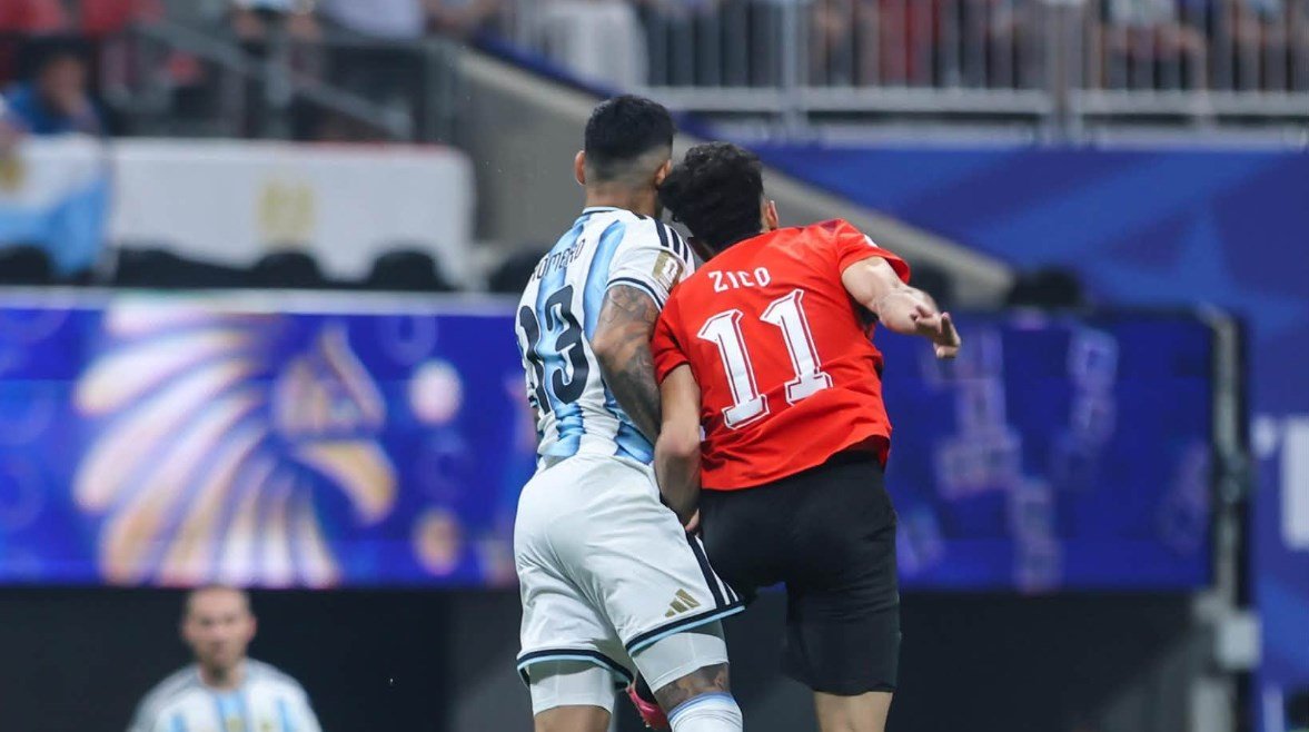 التحكيم يثير الجدل بعد منح الأرجنتين انتصارا مثيرا للجدل على منتخب الفراعنة في كأس العالم