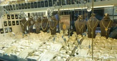 تحديث سعر الذهب العالمي في مصر يلامس أربعة آلاف دولار والأثر المحتمل على السوق المحلية والمستثمرين