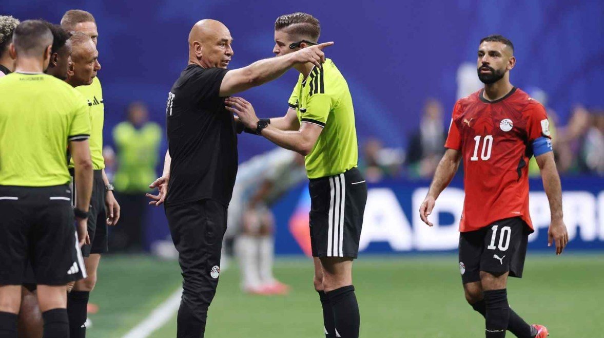حكم كأس العالم يكشف عن اعتراف غير متوقع بعد خروج الفراعنة أمام منتخب الأرجنتين في مباراة مثيرة