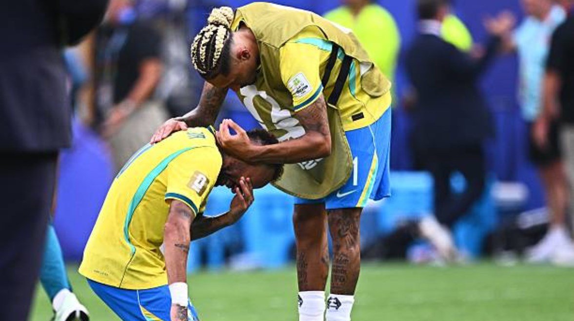 نيمار يودع جماهير البرازيل ويعلن اعتزاله الدولي بعد خروج المنتخب من كأس العالم في لحظة مؤثرة