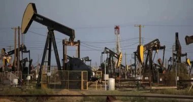 وكالة الطاقة الدولية تشير إلى أن خسائر الإنتاج النفطي الحالية تقترب من 14 مليون برميل يوميا وتأثيرها على السوق العالمي